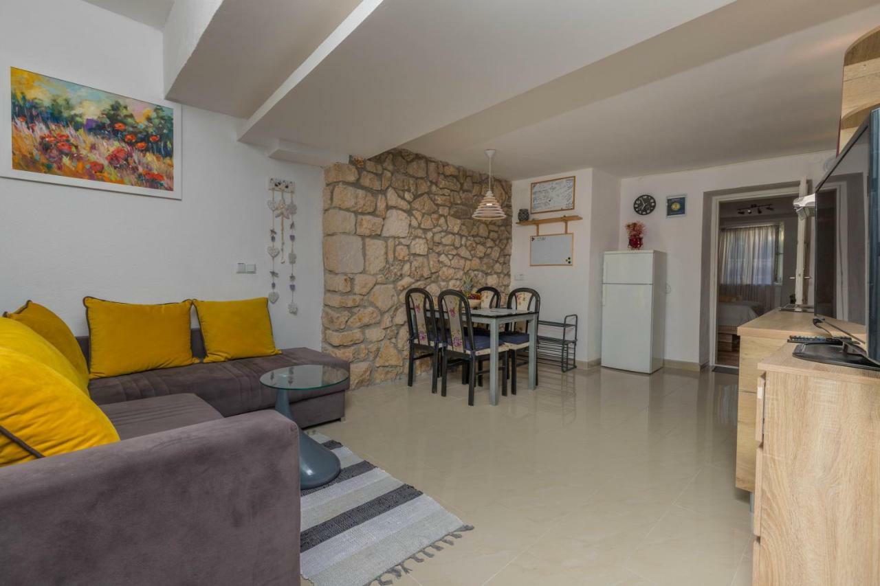 יאדראנובו Apartments Lapis מראה חיצוני תמונה